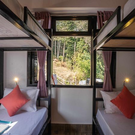 Zostel Rinchenpong Hostel Bagian luar foto
