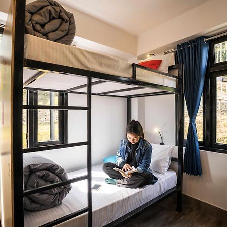 Zostel Rinchenpong Hostel Bagian luar foto