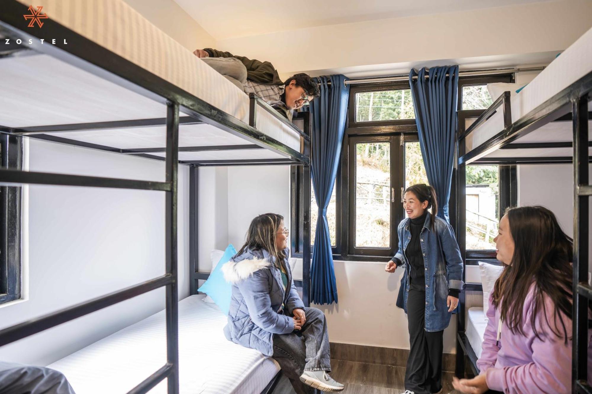 Zostel Rinchenpong Hostel Bagian luar foto