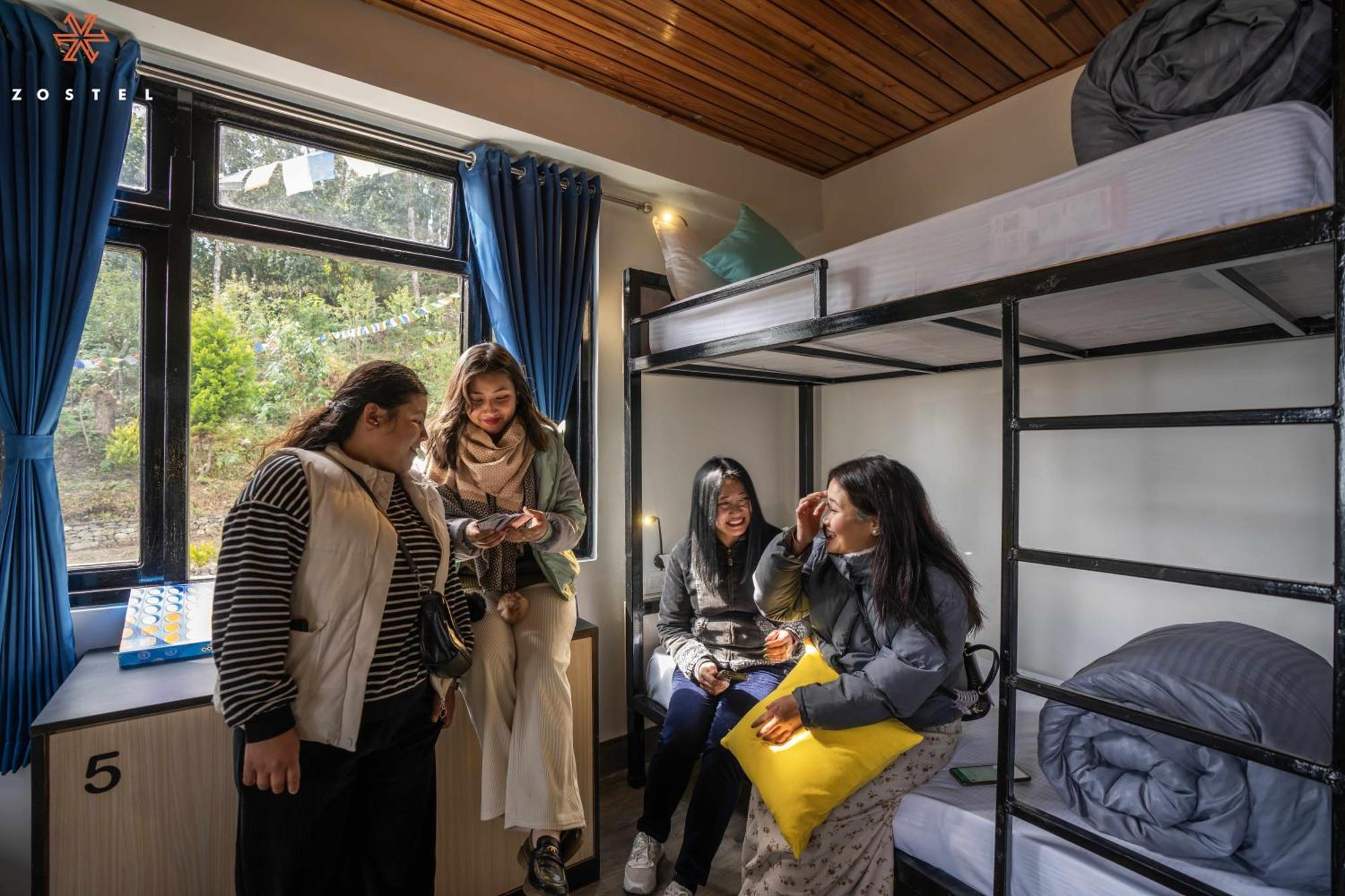 Zostel Rinchenpong Hostel Bagian luar foto