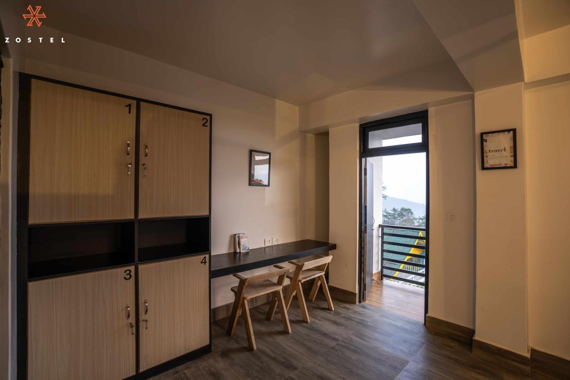 Zostel Rinchenpong Hostel Bagian luar foto