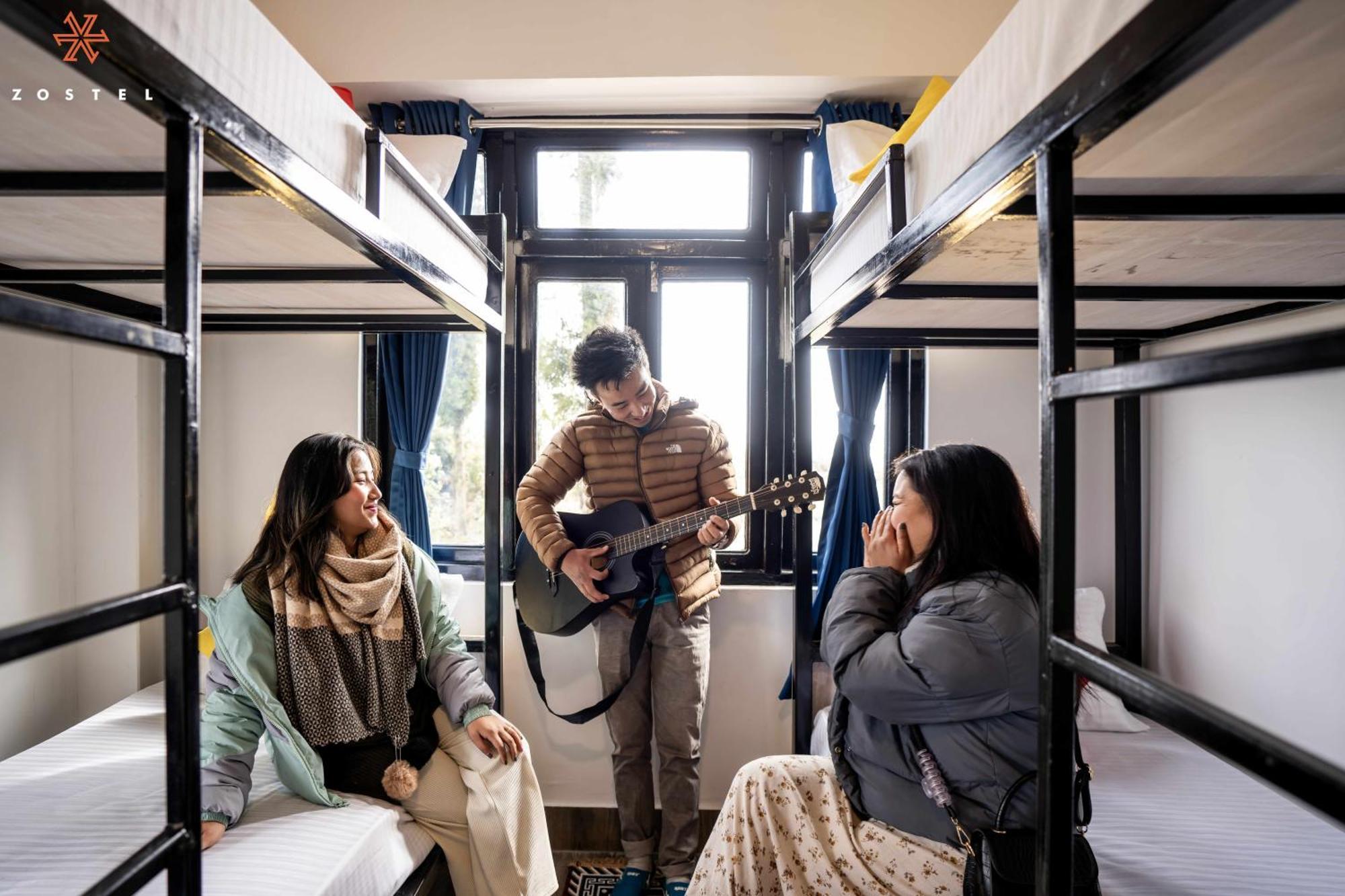 Zostel Rinchenpong Hostel Bagian luar foto
