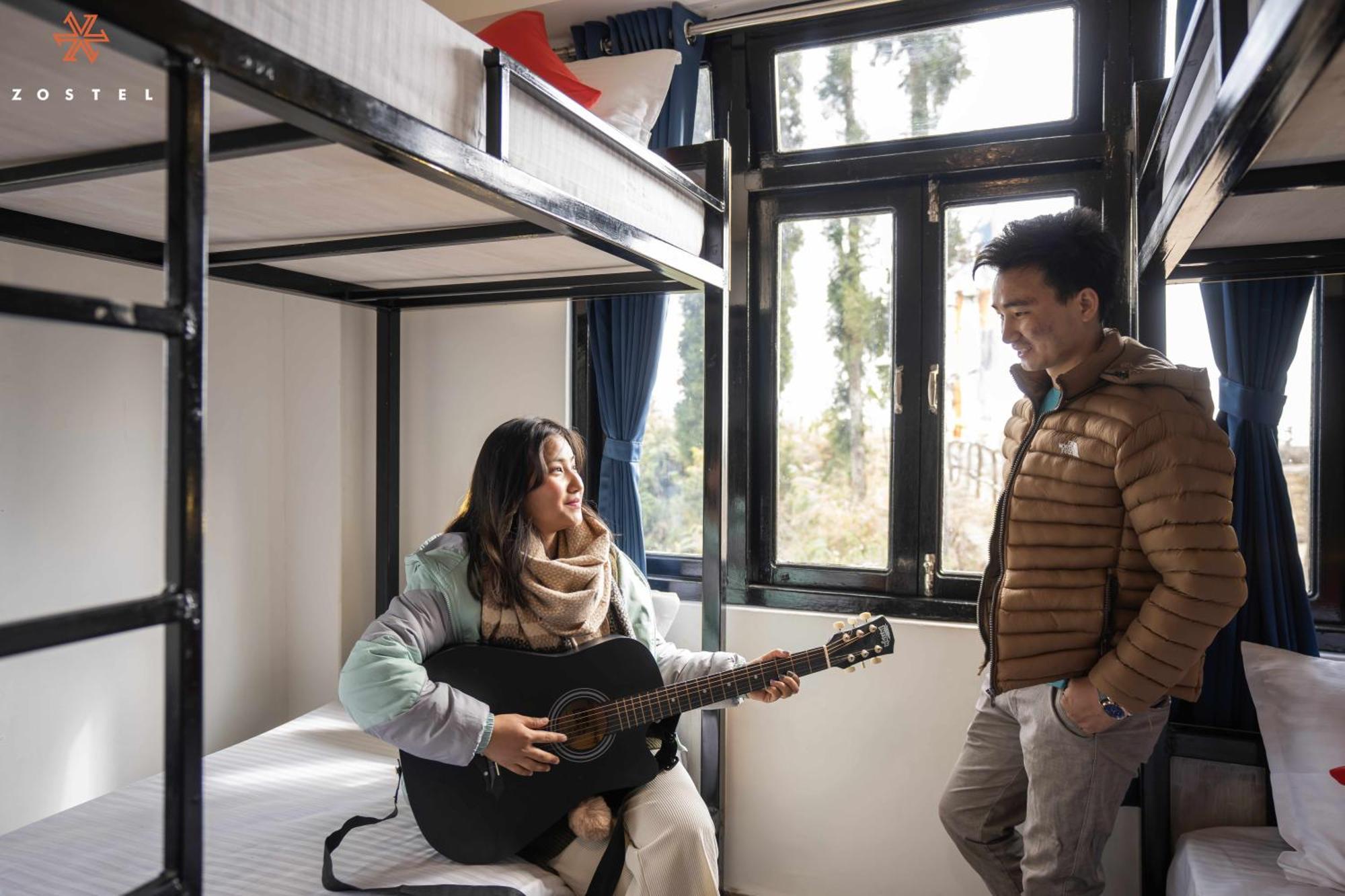 Zostel Rinchenpong Hostel Bagian luar foto