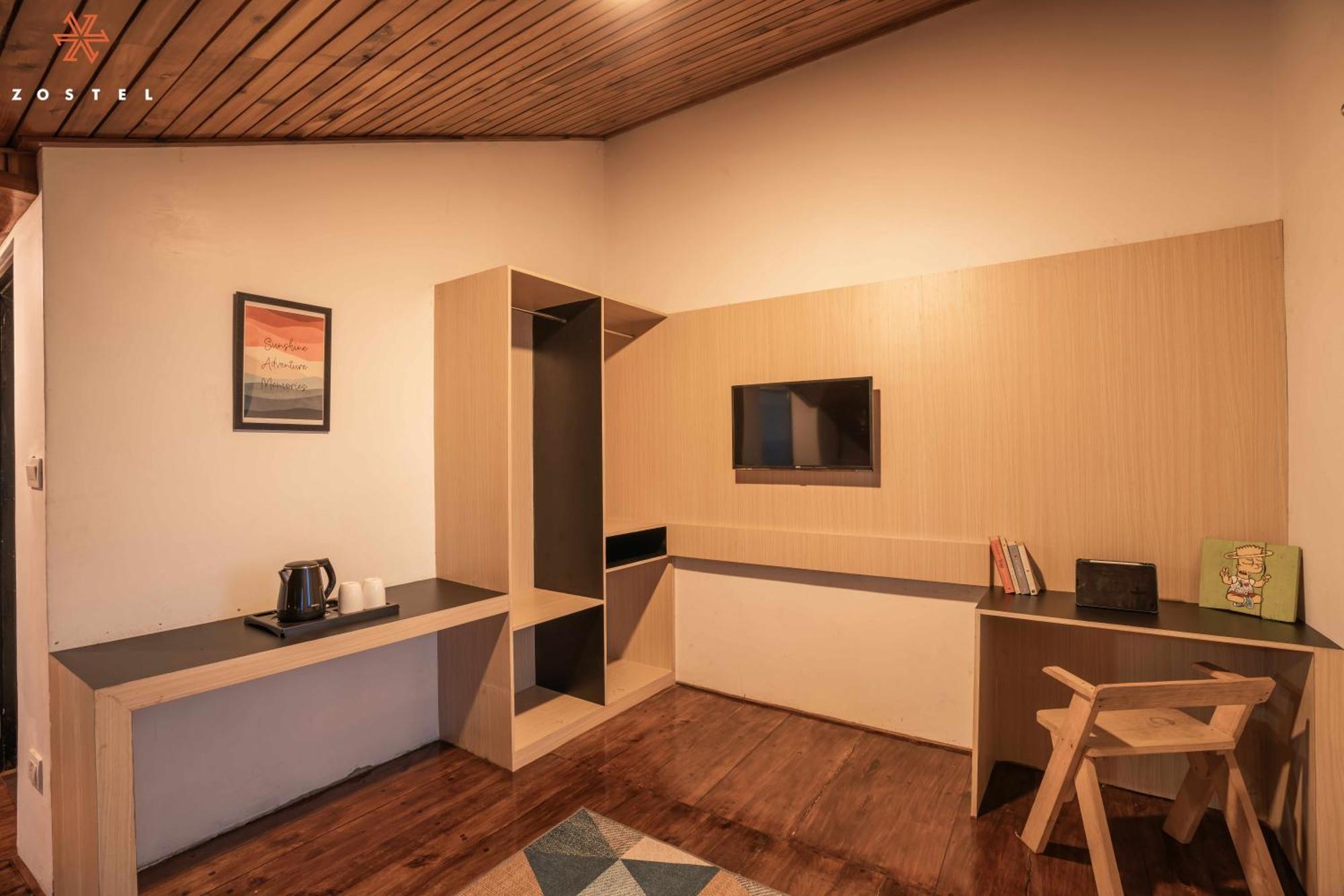 Zostel Rinchenpong Hostel Bagian luar foto