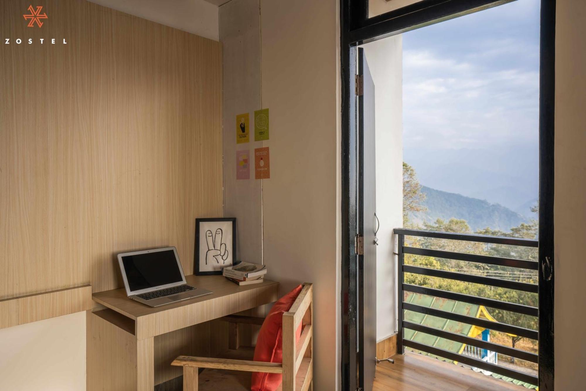 Zostel Rinchenpong Hostel Bagian luar foto