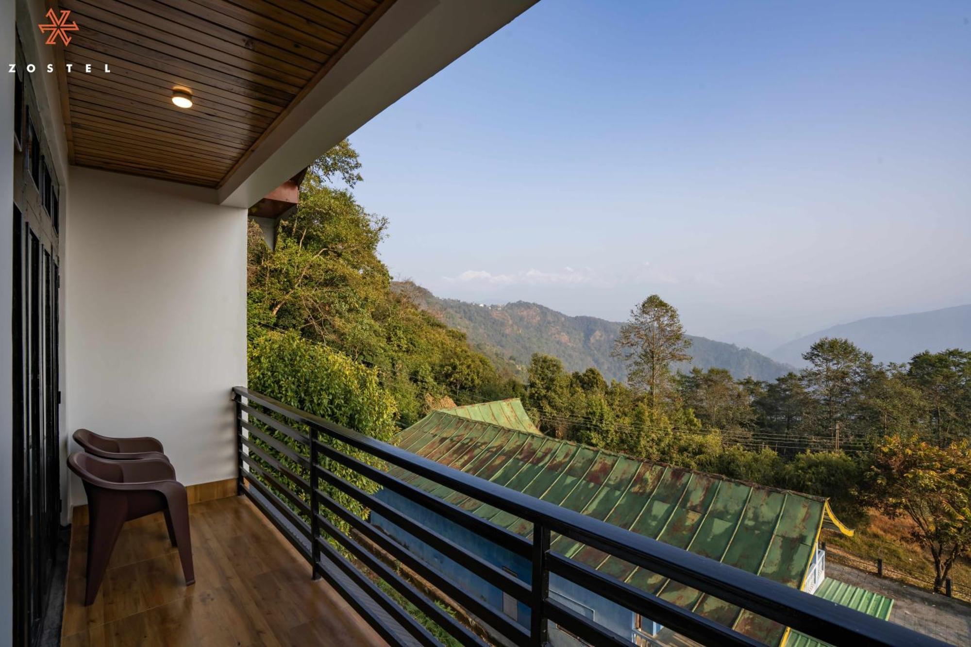 Zostel Rinchenpong Hostel Bagian luar foto