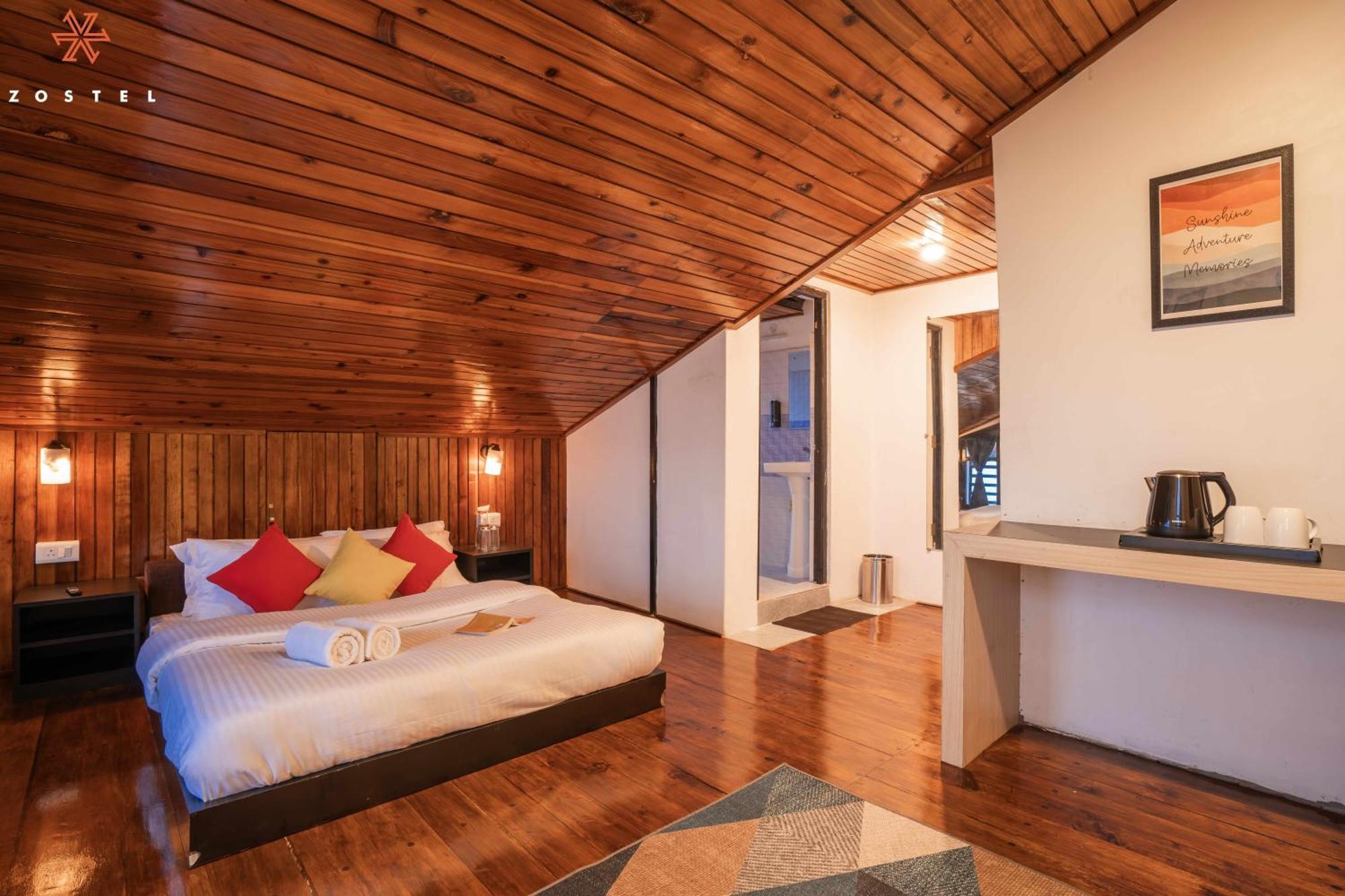 Zostel Rinchenpong Hostel Bagian luar foto