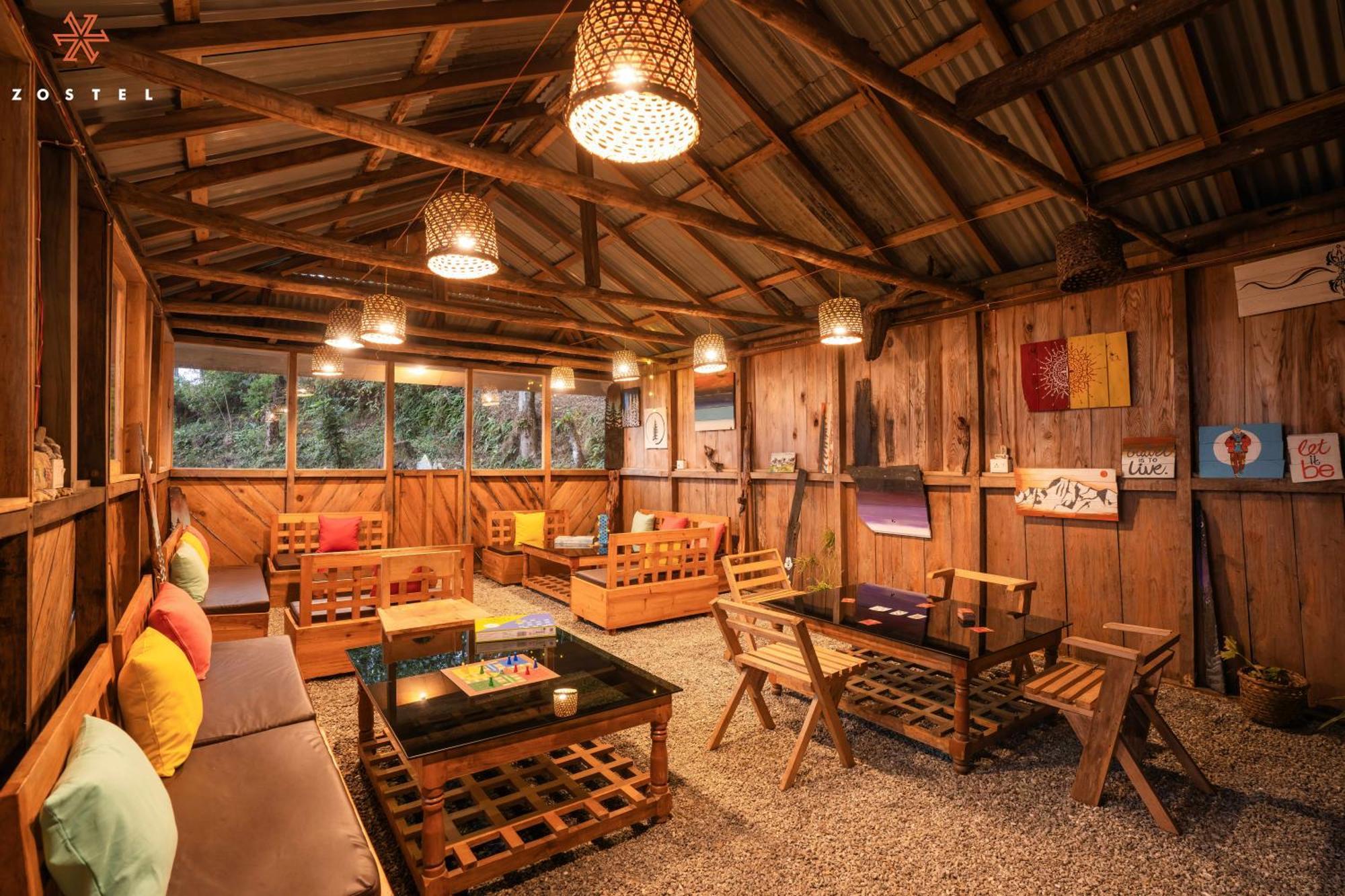Zostel Rinchenpong Hostel Bagian luar foto