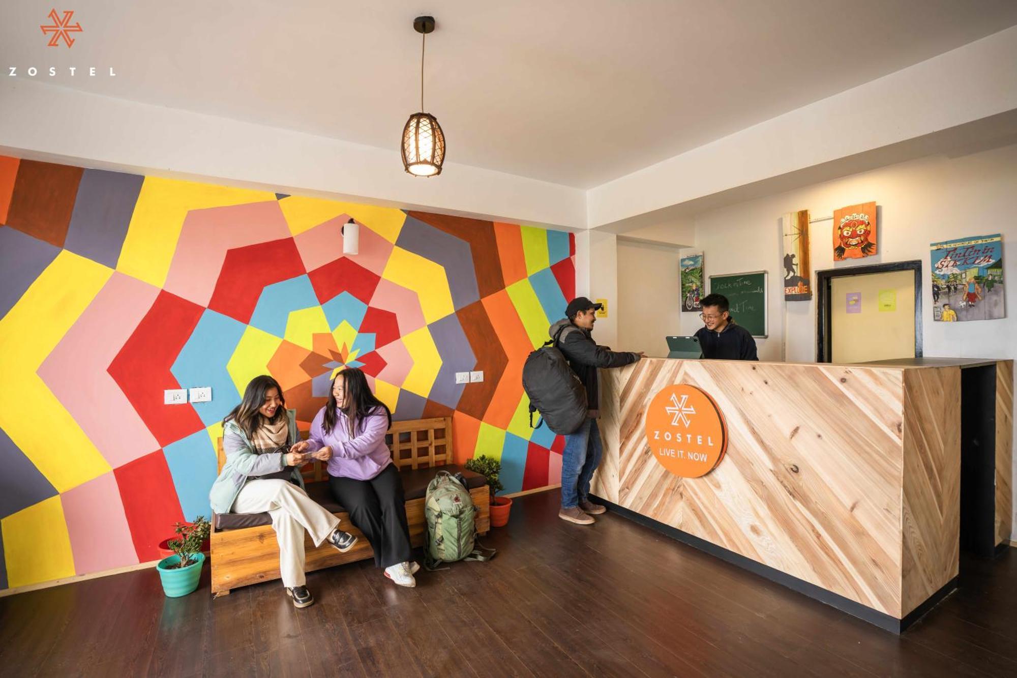 Zostel Rinchenpong Hostel Bagian luar foto
