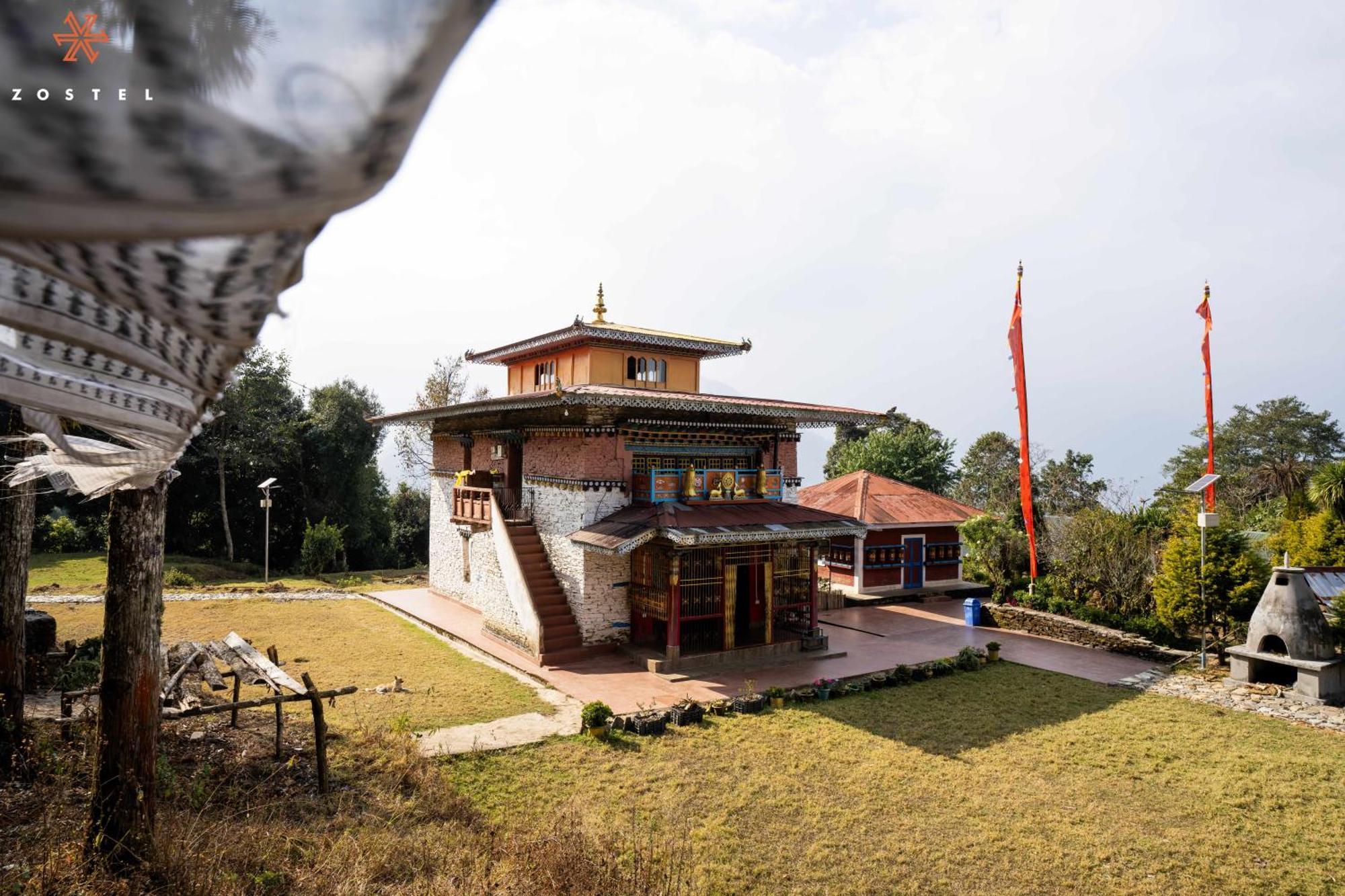 Zostel Rinchenpong Hostel Bagian luar foto