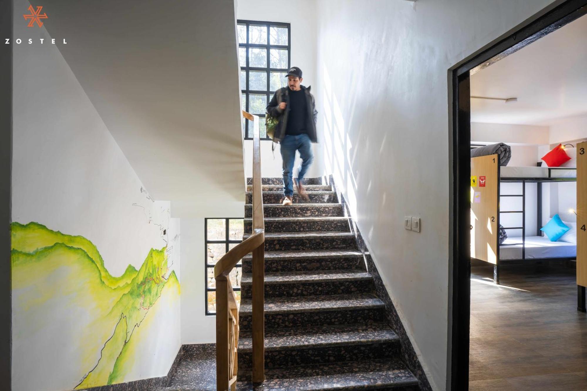Zostel Rinchenpong Hostel Bagian luar foto