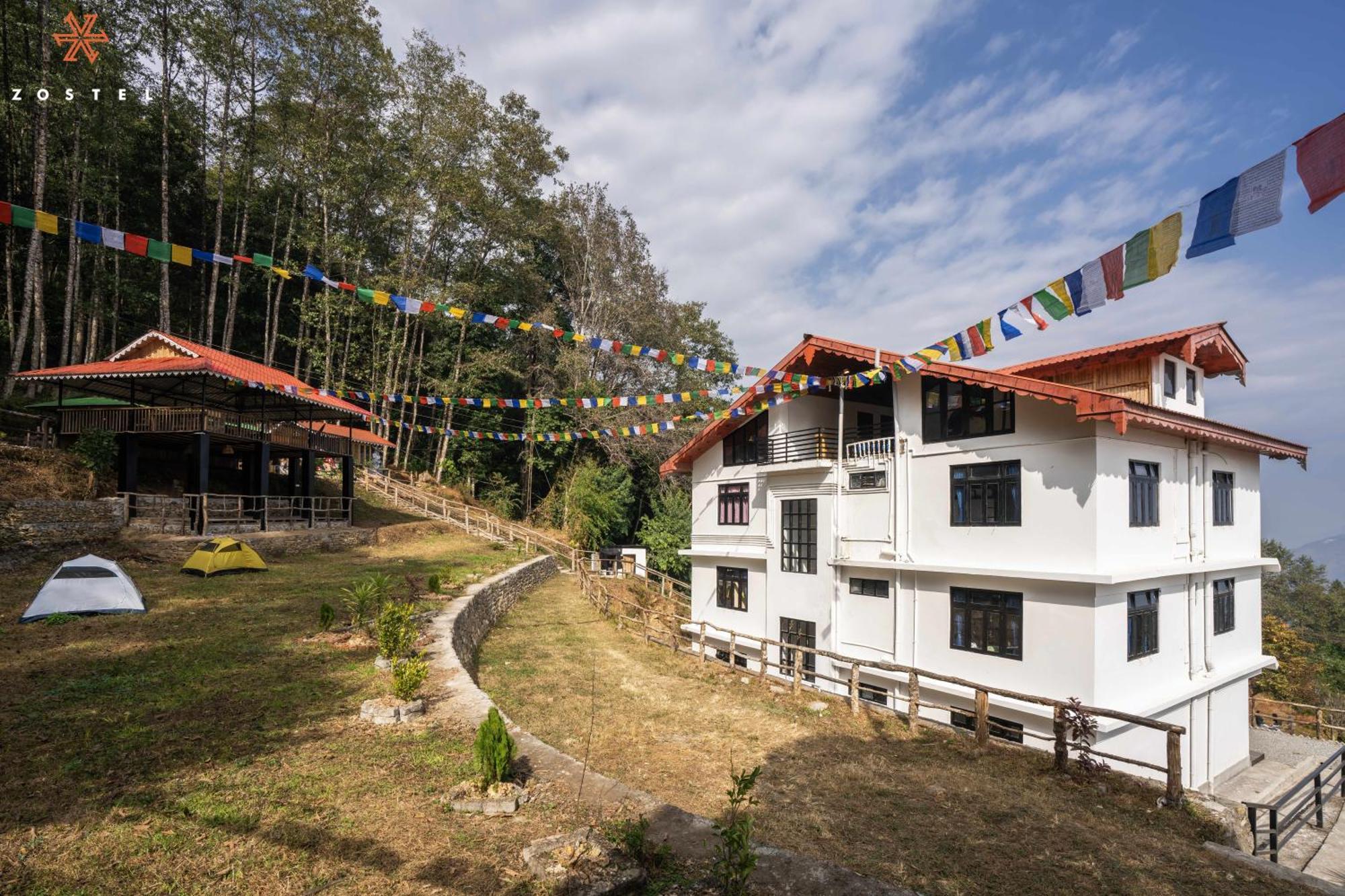 Zostel Rinchenpong Hostel Bagian luar foto