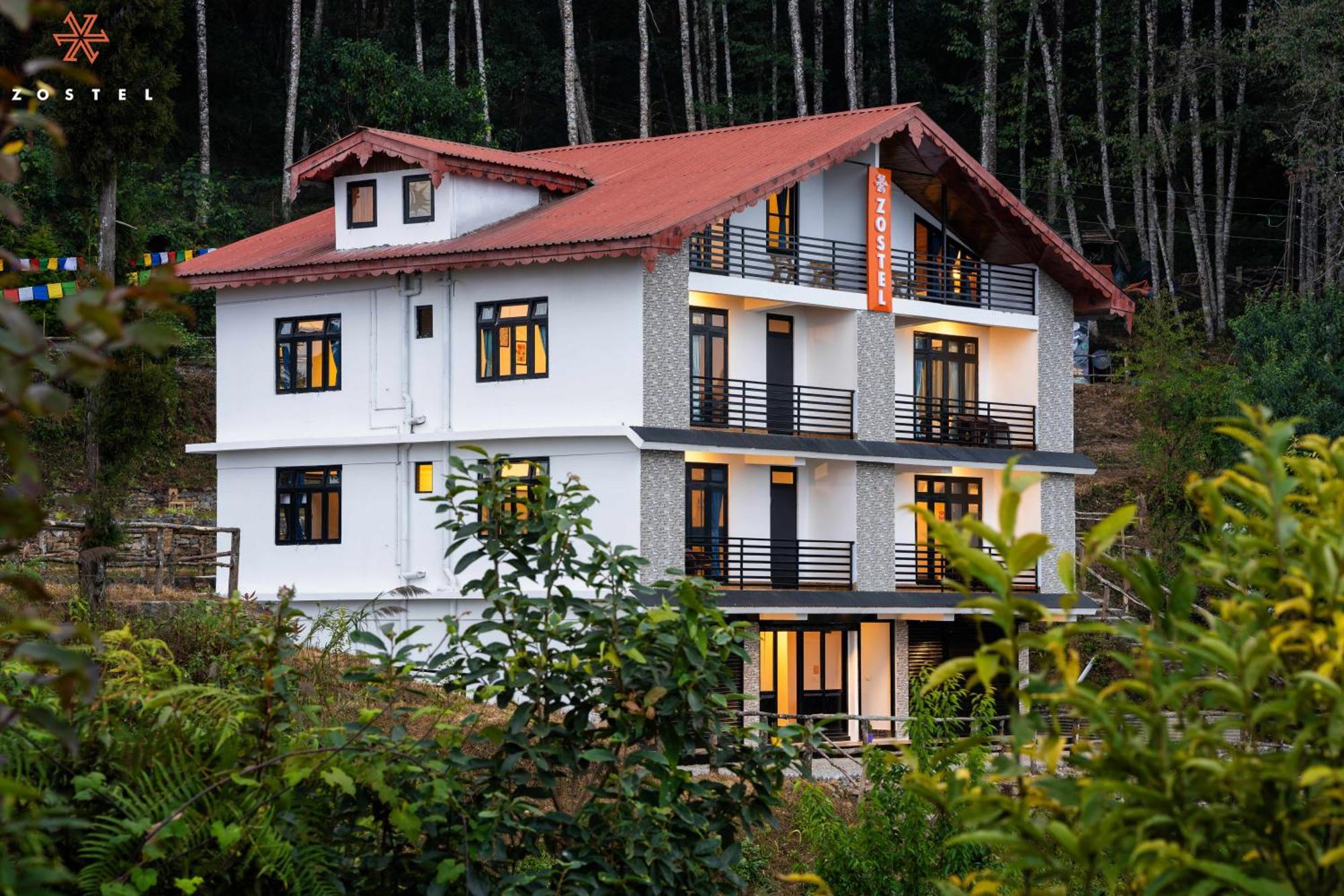 Zostel Rinchenpong Hostel Bagian luar foto