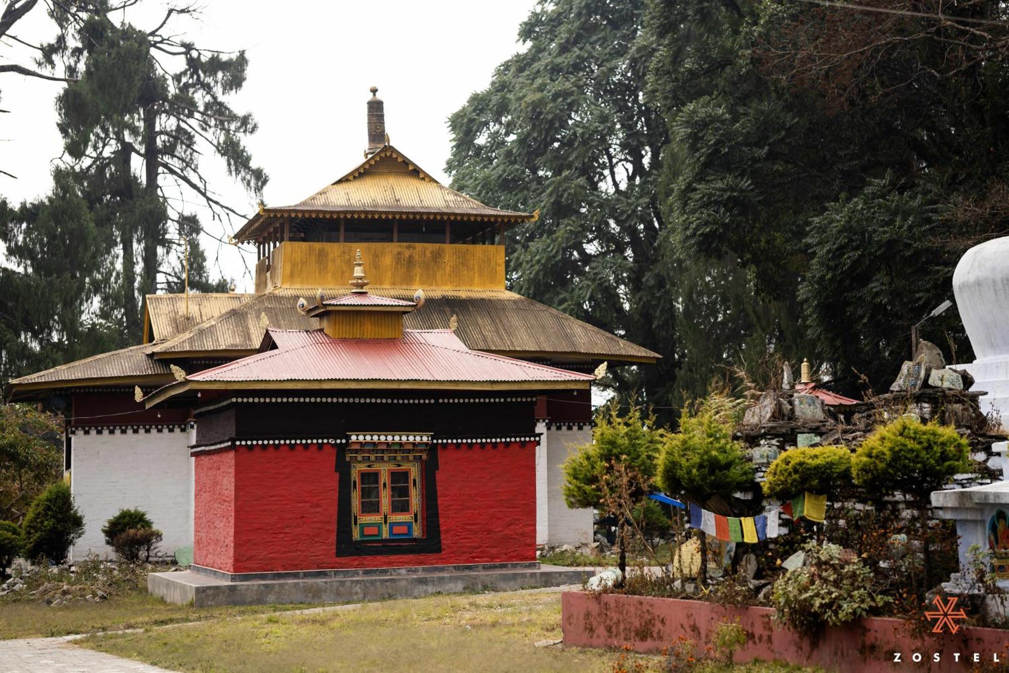 Zostel Rinchenpong Hostel Bagian luar foto